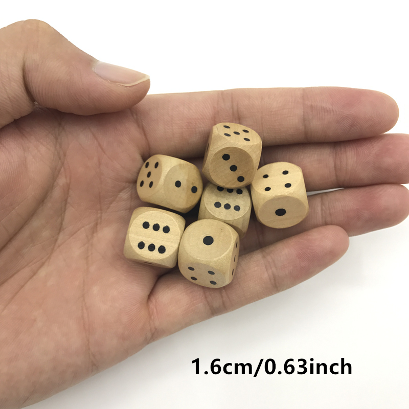 Set da 10 Dadi D6 in Legno a S - Board Game Loop recensione e prezzo